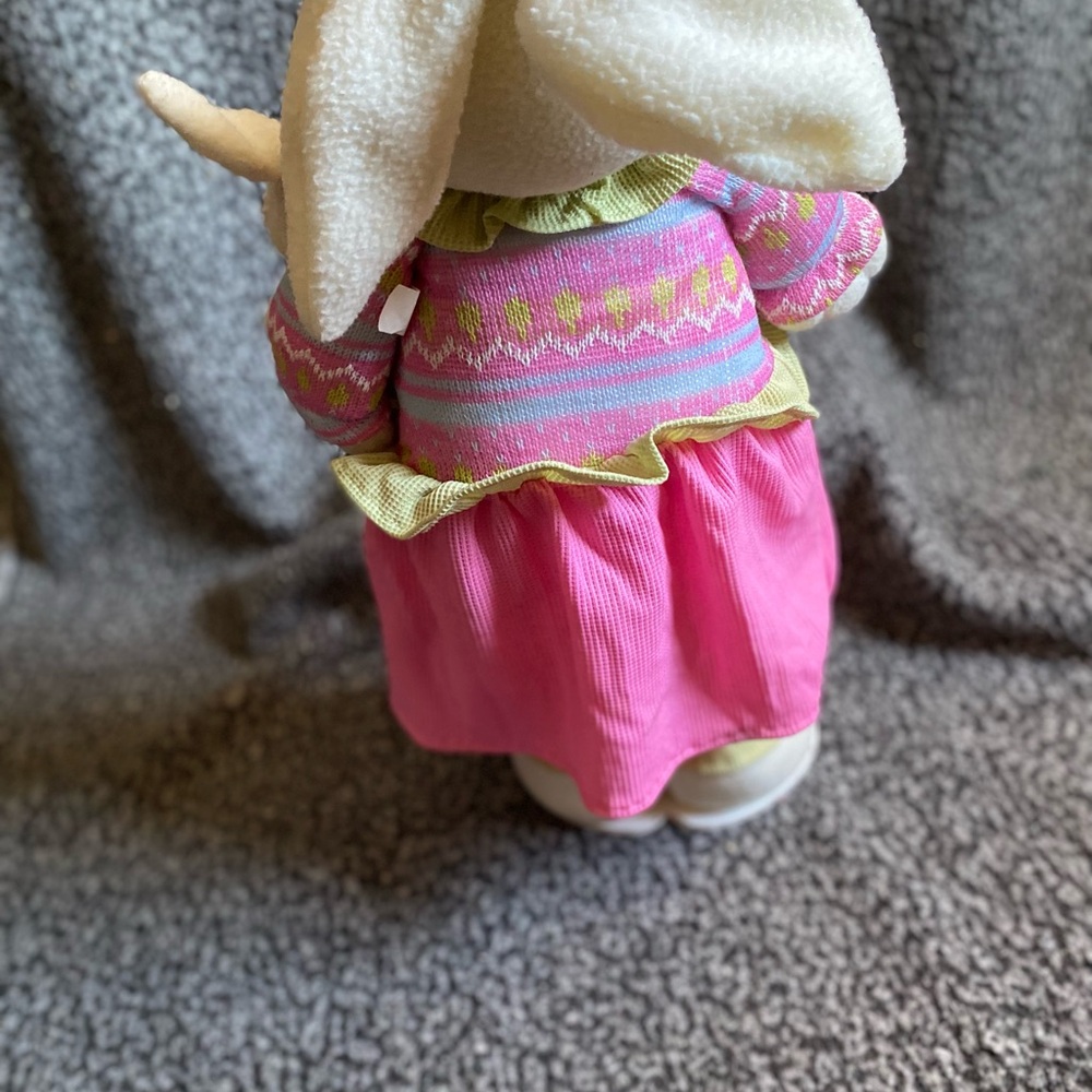 Adorable Bunny Couple Decor - Picture 9 of 11